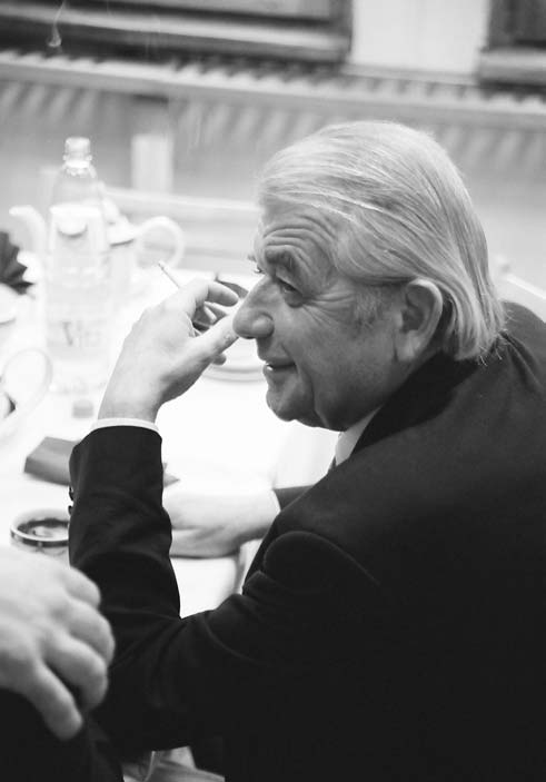 LISTY DO REDAKCJI sławy artystów, m.in. Jose Carrerasa, Placido Domingo czy Chrisa de Burgha. Dla niektórych z tych artystów jak Placido Domingo były to najwspanialsze koncerty ich życia.
