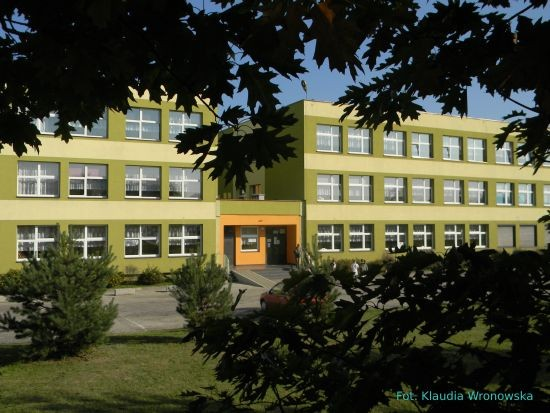 Szkoły imienia Jacka Kuronia CXIX Liceum Ogólnokształcące w Warszawie Wielokulturowe Liceum