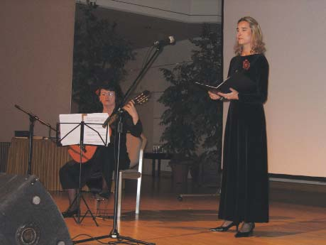Jarosław Matykiewicz i wsp. Fot. 1. Sympozjum otwiera Przewodniczący Komitetu Organizacyjnego prof. Stanisław Głuszek Fot. 2. Wykład inauguracyjny prof. Edwarda Stanowskiego Fot. 3.
