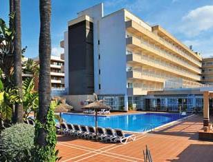 Hotel GLOBALES PIONIERO **** należący do kompleksu trzech 4-gwiazdkowych hoteli: Pionero, Santa Ponsa Park oraz Santa Ponsa Playa. Położony ok. 200 m.