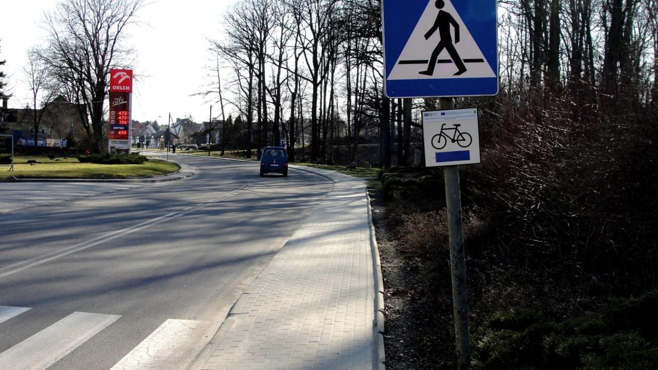 Strona 301 z 347 Rysunek 139 Oznakowanie ścieżki rowerowej Źródło: Opracowanie własne Gmina Kietrz W gminie planowana jest ścieżka rowerowa będąca częścią trasy Opava Pilszcz gmina Kietrz.