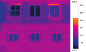 Funkcje, które ułatwią precyzyjną analizę obrazów termowizyjnych ScaleAssist: Porównywalne obrazy termowizyjne Z funkcją ScaleAssist prawidłowa ocena wad konstrukcyjnych budynków oraz mostków