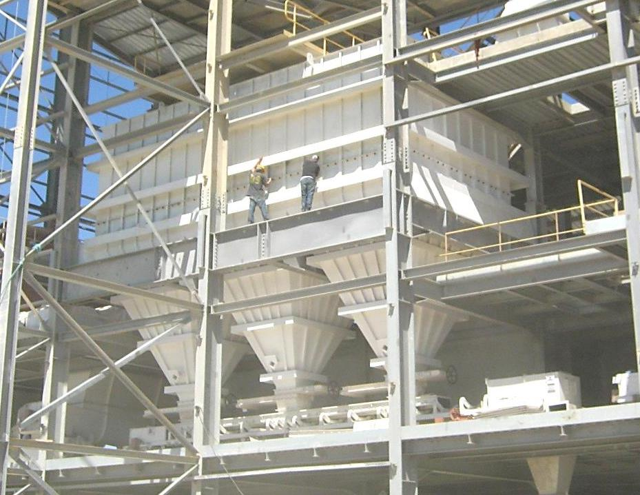 AMF-BRUNS REFERENCJE W PRAKTYCE Klient: Cosumar Miejsce: Casablanca, Suta, Sidi Bennour / Maroko Wartość : 2,2 mln Euro z ostatnich 3 lat Ilość: 50 przenośniki Materiał przenoszony: cukier
