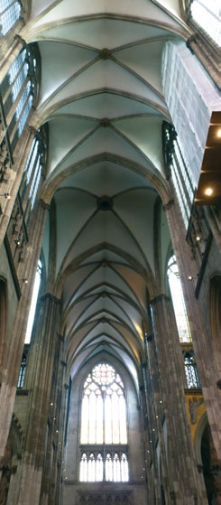 rok liturgiczny fot. Christoph Kreitmeir OFM lekich krajów pokłonić się Dzieciątku Jezus. Podarował je swojemu kanclerzowi, arcybiskupowi Kolonii Rainaldowi von Dassel.