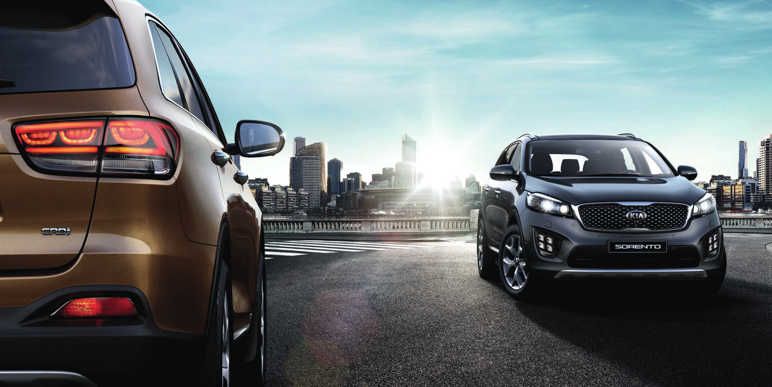 NADWOZIE Rozświetli każdy dzień Nowoczesną i atrakcyjną linię nadwozia Kia Sorento wyróżnia elegancki grill chłodnicy o strukturze trójwymiarowych diamentów.
