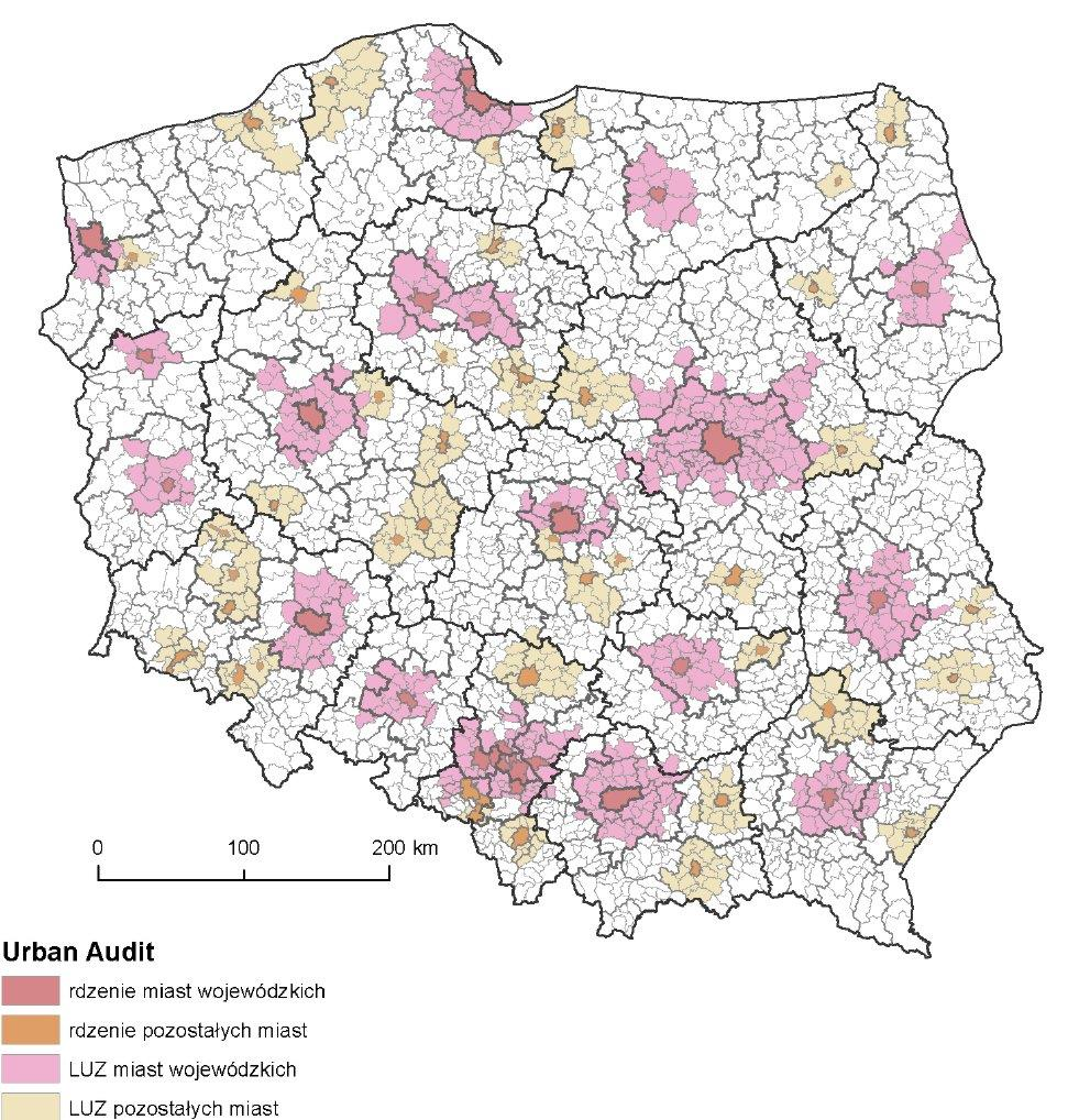 w nim zmian. Z monitoringu tego wynika, że zasięg urbanizacji wciąż zamyka się w graniach aglomeracji zdelimitowanej w 2003 r.