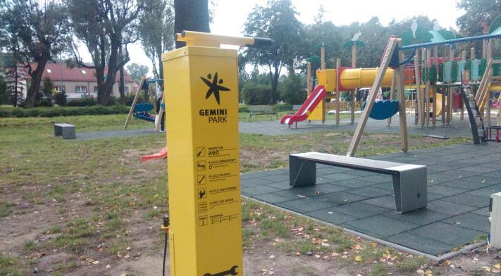 Zimowy Park Radości działa w oparciu o: górkę saneczkową i bardzo popularny tor tubingowy.