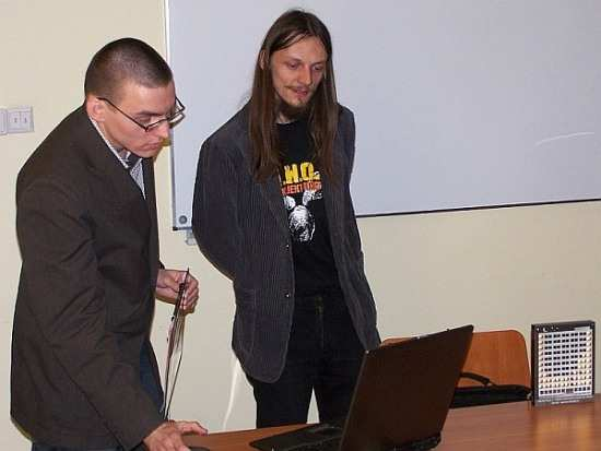 7 maja 2008 roku, Katedra Metrologii Elektronicznej i Fotonicznej, przy której to działa Studenckie Koło Naukowe MOS, obchodziła dziesięciolecie swego istnienia.