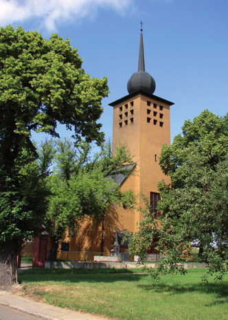 Bojanów Kościół parafialny pw. Chrystusa Króla był wybudowany w 1928 r., jego wnętrze jest w stylu bazylikowym.