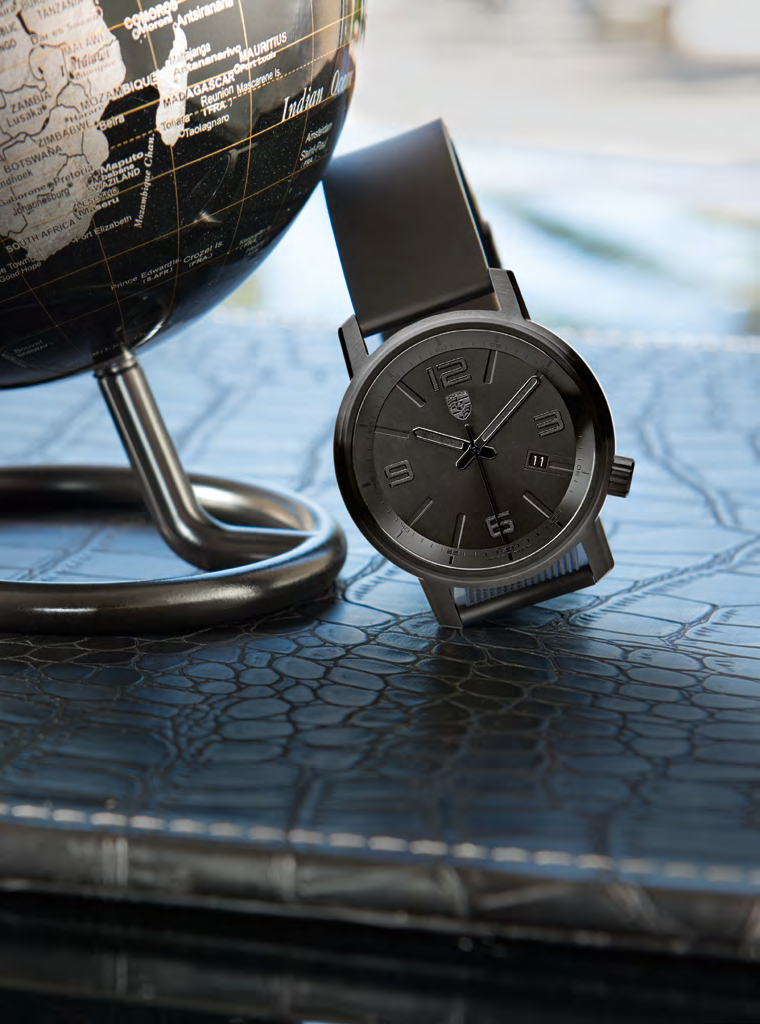 NOWOŚĆ. Zegarek Essential Black Edition edycja limitowana. Seria limitowana do 911 sztuk. Szwajcarski mechanizm kwarcowy Ronda. Mineralne szkiełko z pokryciem szafirowym. Korona przymocowana śrubami.