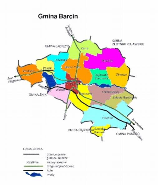 Łącznie gminę zamieszkują 15 272 osoby, z tego 8 102 w Barcinie i 7 170 w miejscowościach wiejskich (stan na 1.03.2007 r.).
