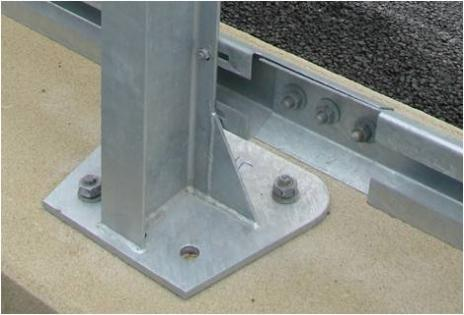 Instrukcja montażu barier mostowych KB 1 RH3 Strona 7 z 14 Otwory powinny być wykonane prostopadle do powierzchni montażowej. Głębokość wiercenia wynosi 170±3 mm.