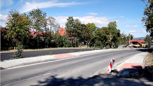 2 wieści inwestycje samorządowe Dr o g a St a c h u r ó w k a Pla c i kł a d k a go t o w e Zakończono trzeci etap budowy drogi gminnej nr K364353 na roli Stachurówka w Skawie.