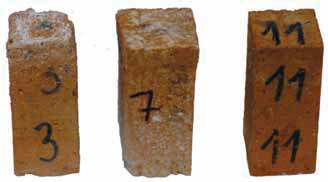 T. STRYSZEWSKA, K. WODNICKA 2. Materia y i metodyka bada Badania prowadzono na próbkach wyci tych z ceg y ceramicznej zwyk ej, wypalonej.