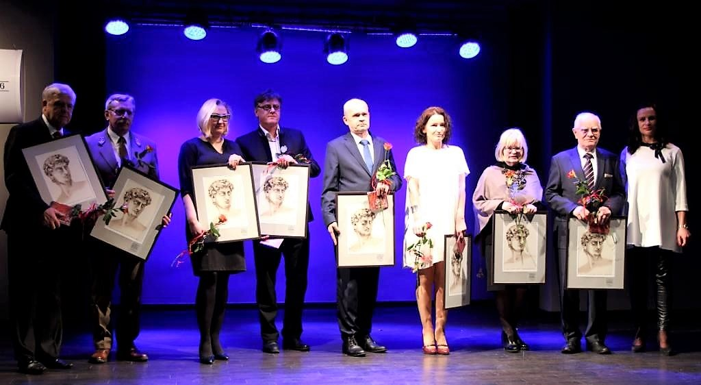 bez wsparcia mecenasów i przyjaciół kultury wiele imprez po prostu by się nie wydarzyło.