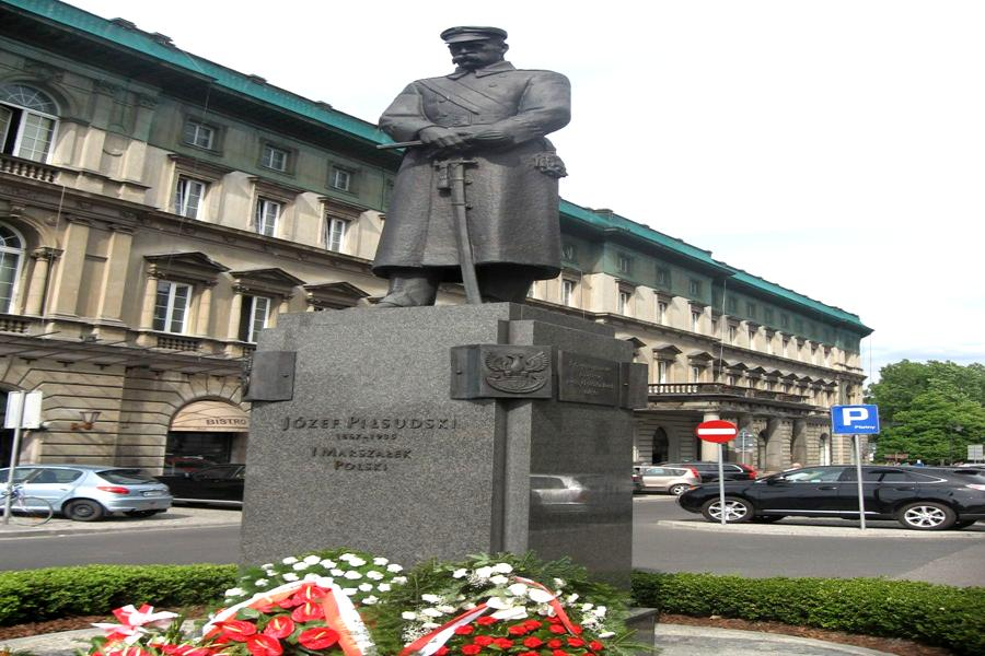 Pomnik Józefa Piłsudskiego na Palcu