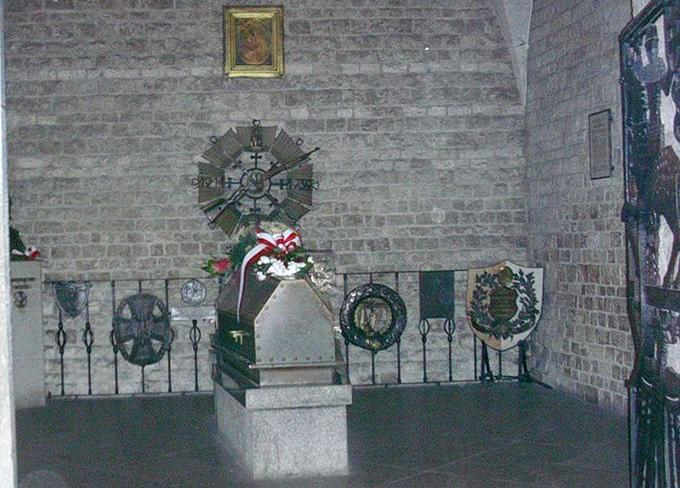 Krypta na Wawelu, gdzie pochowani są polscy królowie i osoby