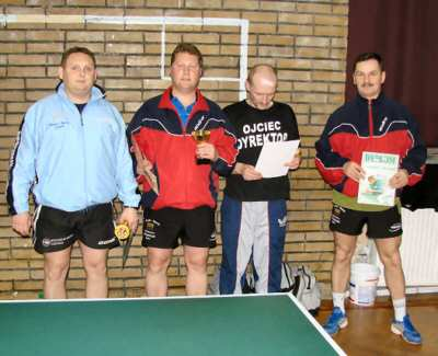 13 lutego 2008 Ferie z ping pongiem Olimpijczyk Łagów w czasie ferii zimowych zaprosił na wspólne treningi zawodników i uczniów z Krosna Odrzańskiego i świebodzinskiej Jofrakudy.