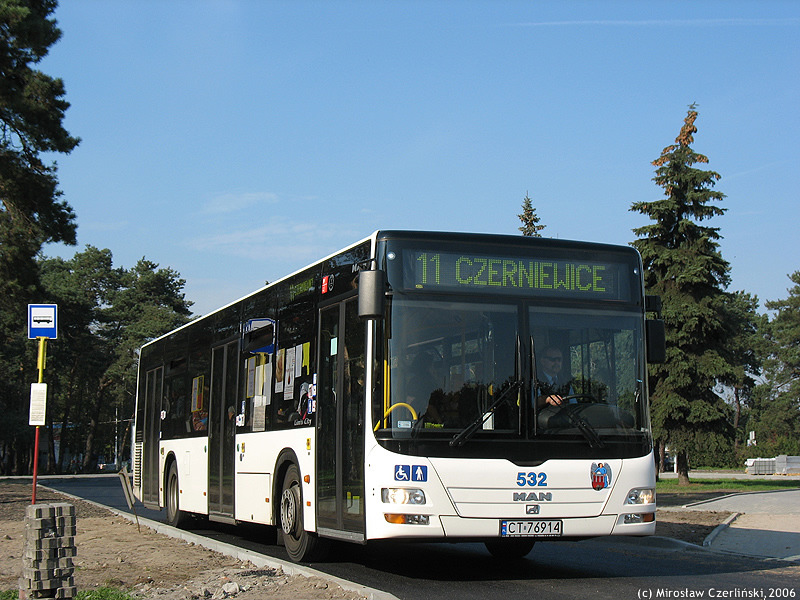 Dzień otwarty zajezdni autobusowej Mirosław Czerliński 28 października 2006 Miejski Zakład Komunikacji w Toruniu zorganizował dzień otwarty zajezdni autobusowej znajdującej się przy ulicy Legionów.