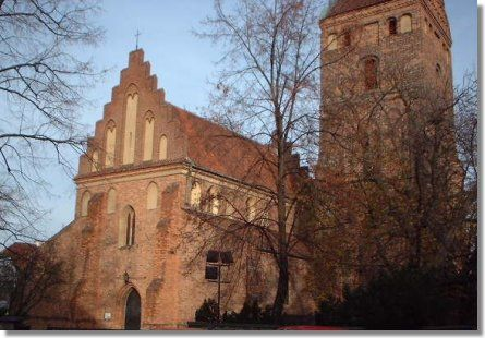 Kościół Nawiedzenia NMP: Jest to najstarszy warszawski kościół i niewątpliwie jeden z najładniejszych. Został wybudowany w 1411 roku.