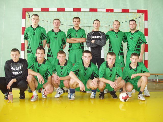 ULKS GRYF RYTWIANY Uczniowski Ludowy Klub Sportowy "Gryf" Rytwiany ul. Szkolna 9/1, 28-236 Rytwiany tel: (0-15) 864 75 11 Klub sportowy "Gryf" Rytwiany powstał wiosną 2005 roku.