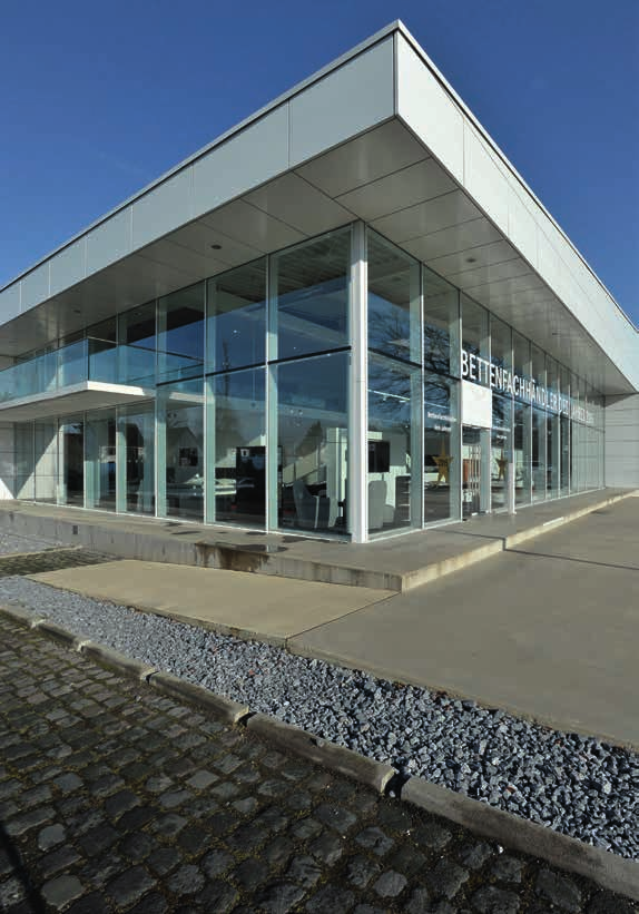 Inteligentne sterowanie i współpraca z automatyka budynkową LUX118 Schlafraumkonzepte w Hürth // Idealnie sterowany komfort zakupów Sklepy i salony sprzedaży wymagają idealnej i efektywnej