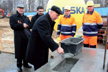 KRONIKA Pismo Uniwersytetu Łódzkiego Redaktor naczelny: Stanisław Bąkowicz Zespół redakcyjny: Aneta Danowicz Michał Kędzierski Stale współpracują: Jarosław Bożyk Sebastian Buzar (zdjęcia) Paulina