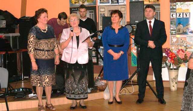 W dniu 14 listopada 2015 r. w Świetlicy Wiejskiej w Czyżach odbyło się spotkanie integracyjne z okazji "Dnia Seniora".