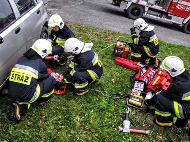 Wybrane szkolenia - NZK, AED, aplikowanie rurek krtaniowych, zapoznanie z PSP R-1 i PSP R-0, - Obsługa AED będącego na wyposażeniu OSP Kamionna -Taktyka gaszenia pożarów wewnętrznych,