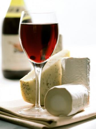 Sytuacja przed specjalizacją: Niemcy i Francja mają podobne zasoby do produkcji tylko dwóch dóbr: wina i sera.