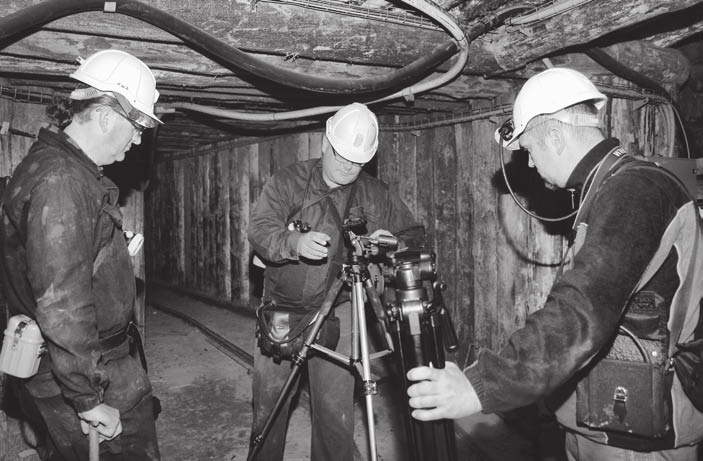 TAJNE OPERACJE; PRL I UFO poznawania wszelkich zagadkowych i tajemniczych historii, obudziła we mnie olbrzymią ciekawość, którą pewnie już zawsze będę nosił w sobie.