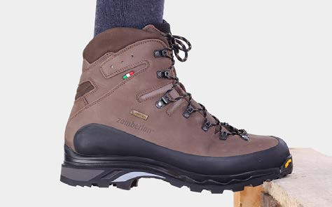JAK WYBRAĆ PDPOWIEDNIE BUTY DO RAKÓW KOSZYKOWYCH podawane przez producenta przeznaczenie konkretnego modelu oraz własne doświadczenie.