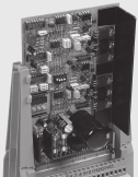 COMBITRON COMBITRON 92 to gotowy do podłączenia prostownik transformatorowy z kondensatorem, dostarczający wygładzone napięcie stałe 24 V DC, służące do zasilania hamulców z magnesem trwałym