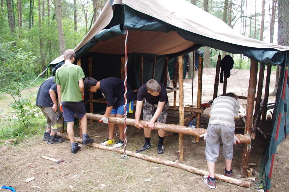 Obozowa pionierka Z pionierką obozową jest trochę tak jak z remontem mieszkania tworzenie aranżacji ma podkreślać dobry gust i pomysłowość właściciela.