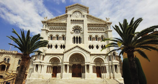 WYCIECZKI Lazurowe Wybrzeże Antibes - Grasse - Cannes - Saint-Tropez - Nicea - Monako - Werona 7 dni Spacer aleją gwiazd Dzień 1: Wyjazd z Polski według rozkładu jazdy.