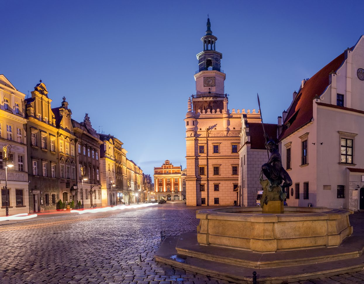 44 Usługi biznesowe w Poznaniu Wsparcie inwestorów - informacje kontaktowe 7 Wsparcie inwestorów informacje kontaktowe Zdjęcie: Shutterstock Już od ponad dekady Biuro Obsługi Inwestorów (BOI) wspiera