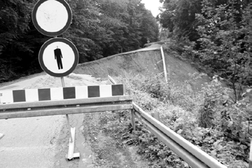 Str. 12 Droga do Nowego Sącza co dalej? 7 września. Skończyły się wakacje, rok szkolny nabiera tempa. Uczniowie znów wrócili do autobusów dojeżdżając do sądeckich szkół.