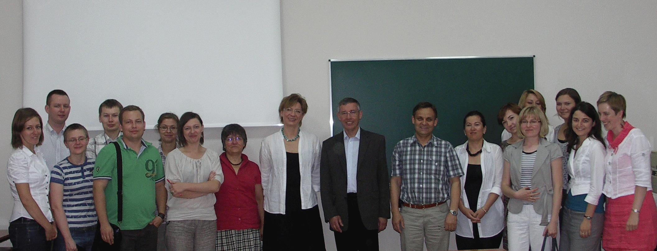 Minister Zdrowia, Ewa Kopacz, uhonorowała w 2011 roku nagrodą zespołową następujące osoby: PROF.