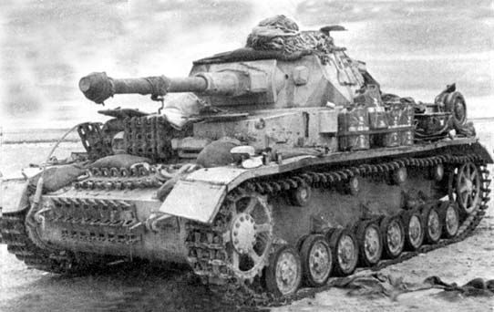 uzbrojonych w nowa długolufowa armatę KwK 40 kal. 75 mm. Dużo czołgów PzKpfw. IV Wehrmacht stracił w bitwie stalingradzkiej, niemniej w połowie 1943 r.