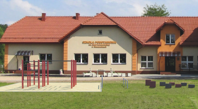 Dla dzieci Tory przeszkód W dzisiejszych czasach wśród naszych pociech lekcje wychowania fizycznego pozostają jedyną formą aktywności ruchowej.