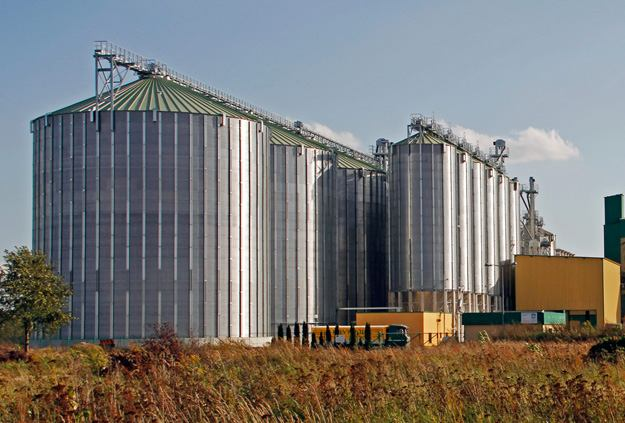 Kompleksowość rozwiązań 4,5 7,5 miesiąca Prace przygotowawcze Proces produkcyjny (obróbka blachy, spawanie, ślusarstwo, magazynowanie) Montaż Usługi posprzedażowe Kompleksowość rozwiązań