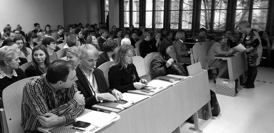 66 SPRAWOZDANIE wydawniczym, podkreślił, że żyjemy w czasach ekscytujących zmian, jakim podlega książka, w epoce innowacji i eksperymentów, której cechą charakterystyczną jest m.in. powszechna demokratyzacja.
