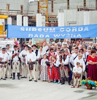 6 wieści samorządowe Jub i l e u s z 50-l e c i a k a p ł a ń s t w a JE Ks. St a n i s ł a w a Kardynała Dziwisza Uroczytości jubileuszowe odbyły się w dniu poświęcenia Kościół Bł.