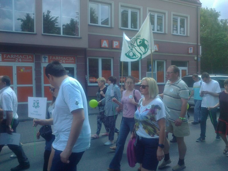 MARSZ "RÓŻNI A RÓWNI" Jak co roku, tak i w tym, w Grodzisku Mazowieckim odbył się Marsz pod hasłem "Różni a Równi".