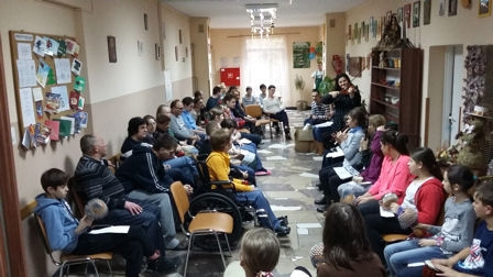 KOLĘDOWANIE Z UCZNIAMI Dnia 28 stycznia do naszego ośrodka przyjechała grupa uczniów ze szkoły podstawowej w Warszawie, aby wspólnie z nami pokolędować.