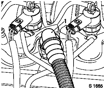 Page 32 of 39 96. Podłączyć przewód odpowietrzający (1) do pokrywy głowicy cylindrów Zamocować zacisk 97.
