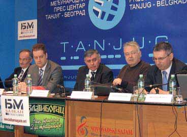 представљају и постепено отварање тржишта електричне енергије. Имаћемо три независна произвођача, који ће истини за вољу имати дугорочне уговоре са ЕПС-ом, али неће бити саставни део ЕПС-а.