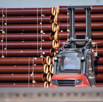 20 21 3.3 Ładunki Pełny ładunek 3.4 Trasy typu multi-stop Optymalnym rozwiązaniem są pełne ZAładunki. Możliwe są również ładunki częściowe. Nasza oferta dla Państwa brzmi: trasy typu: multi-stop.