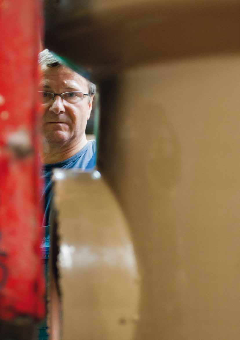 8 9 1.2 Produkcja na zlecenie klienta Produkcja na zlecenie klienta indywidualnie, krótkoterminowo. Nasi przedstawiciele handlowi i pracownicy Działu Customer Service są do Państwa dyspozycji.