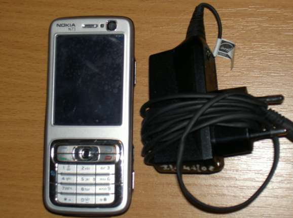 76. Telefon komórkowy NOKIA 6300 I/1326/08 PLUS, sprawny, lekko porysowany ekran 77.